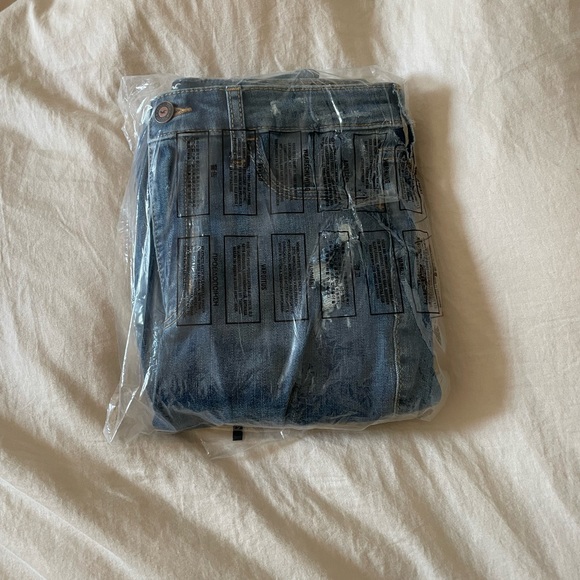 NWT Hollister Distressed Skinny Jeans - Picture 4 of 4